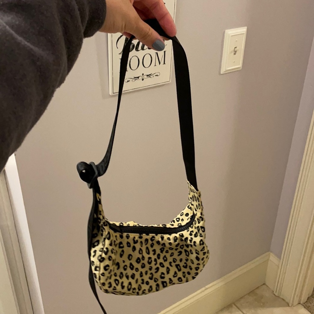 Baggu cheetah print mini bag!